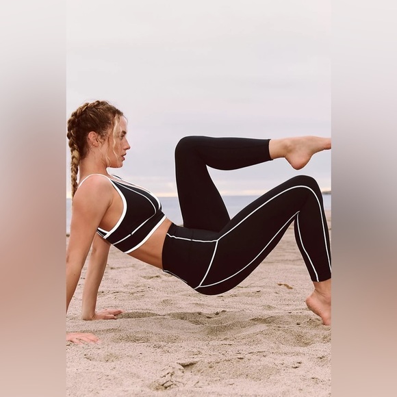 Free People Movement High-Rise 7/8 You're A Peach Leggings Blk-Still Full Price - Picture 3 of 9